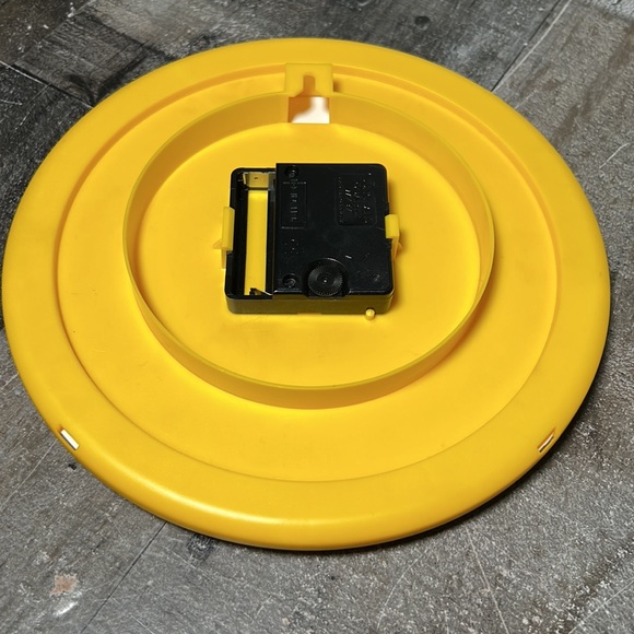 8" Round Toy Story Movie, Battery operated Kids Disney Pixar Wall Clock Plastic - Picture 5 of 5